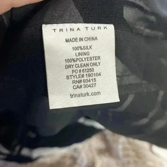Trina Turk Zebra print low v neck smocked cuff detail with ruffle womens medium - Picture 9 of 10